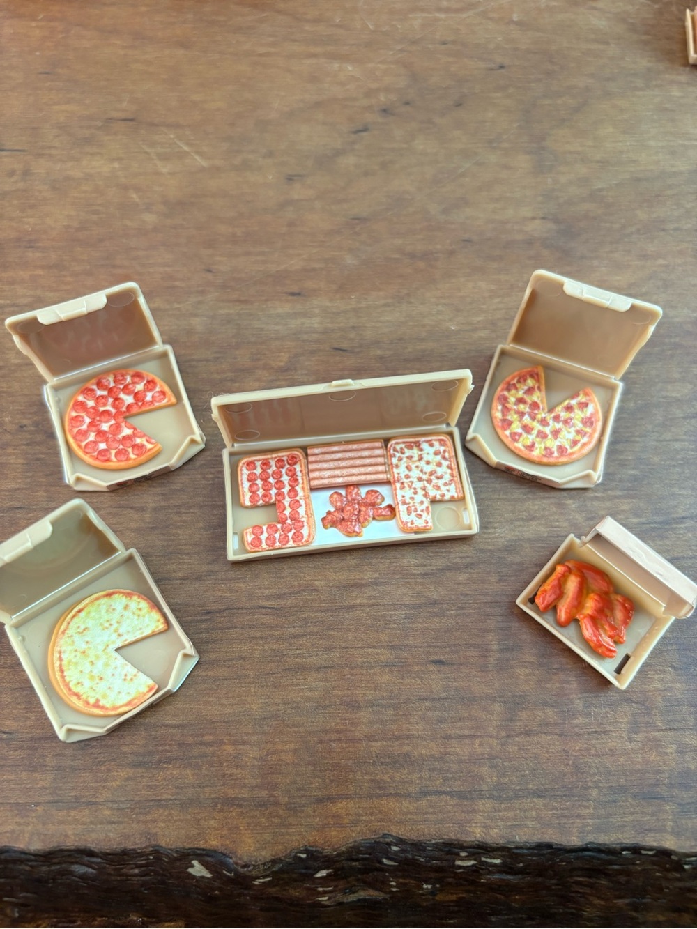 ZURU Mini Brands Fill the Fridge Pizza Hut Set